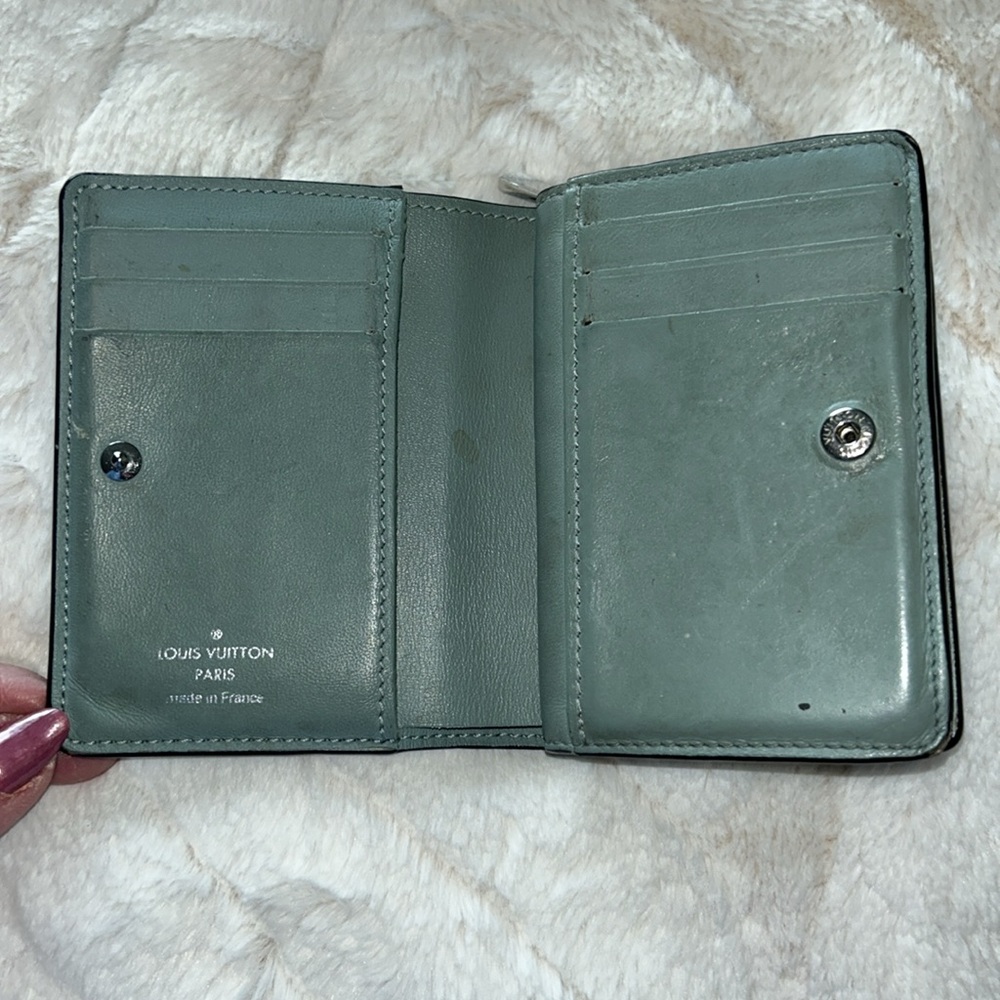 Louis Vuitton Claire blue green compact Mahina wallet - Picture 8 of 12